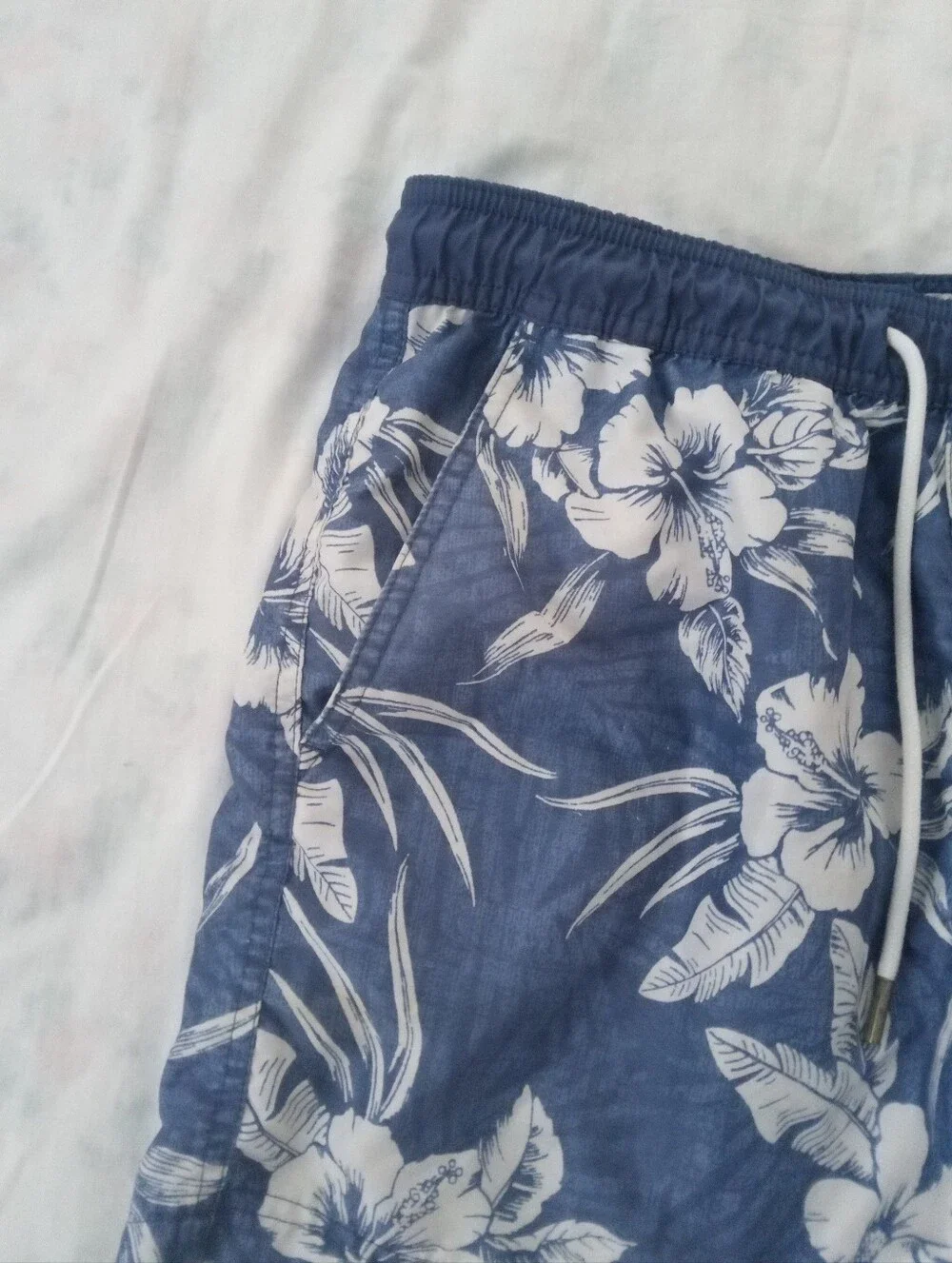 American Eagle Outfitters Blue and White Floral Swim Trunks